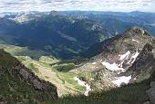 77 Sotto di noi il Pizzo Salina (2495 m.)